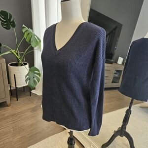 A&F waffle knit vneck sweater